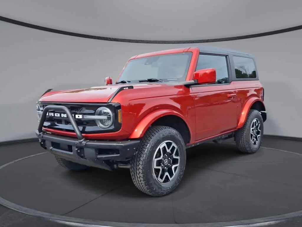 2023 Ford Bronco Outer Banks — photo 1 of 13