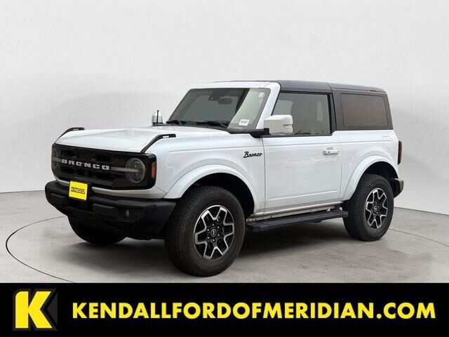 2023 Ford Bronco Outer Banks — photo 1 of 13