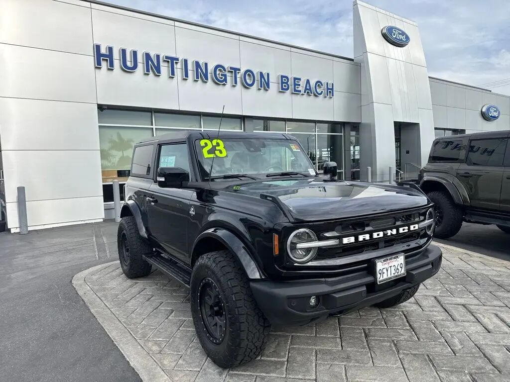 2023 Ford Bronco Outer Banks — photo 1 of 13