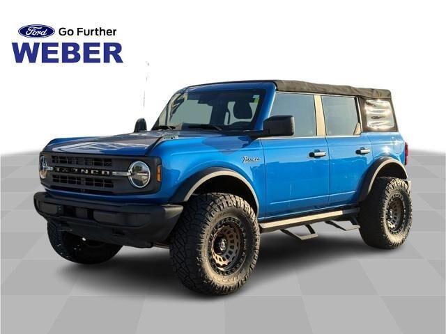 2022 Ford Bronco Base — photo 1 of 13