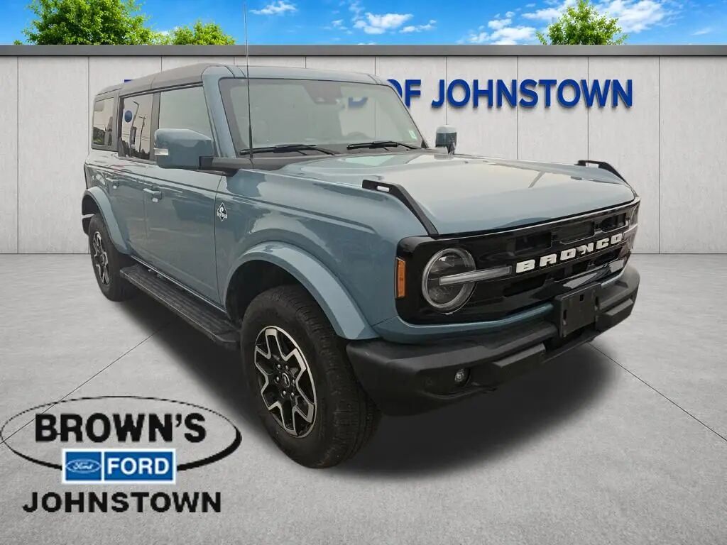 2023 Ford Bronco Outer Banks — photo 1 of 13