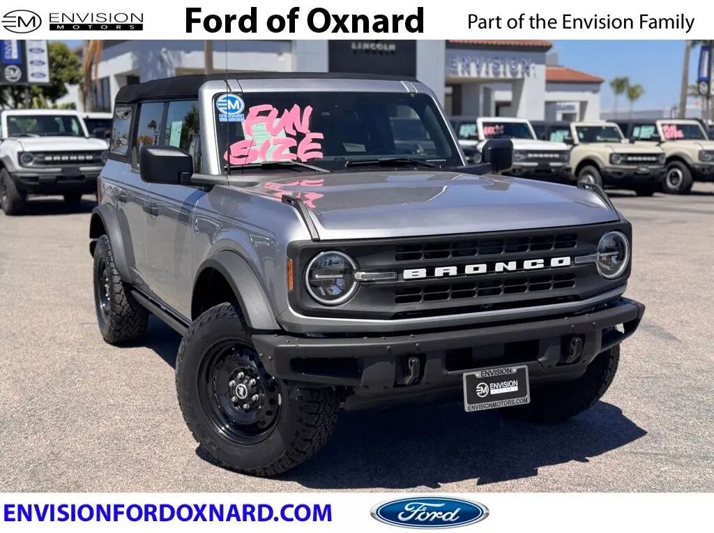 2023 Ford Bronco Black Diamond — photo 1 of 13
