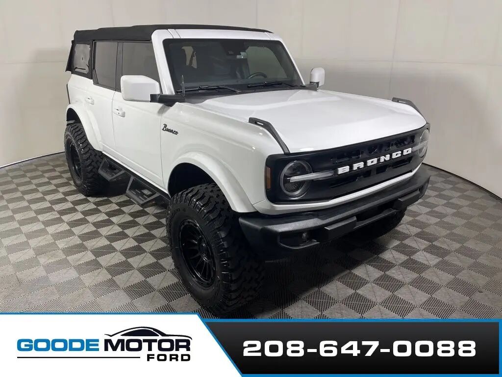 2022 Ford Bronco Outer Banks — photo 1 of 13