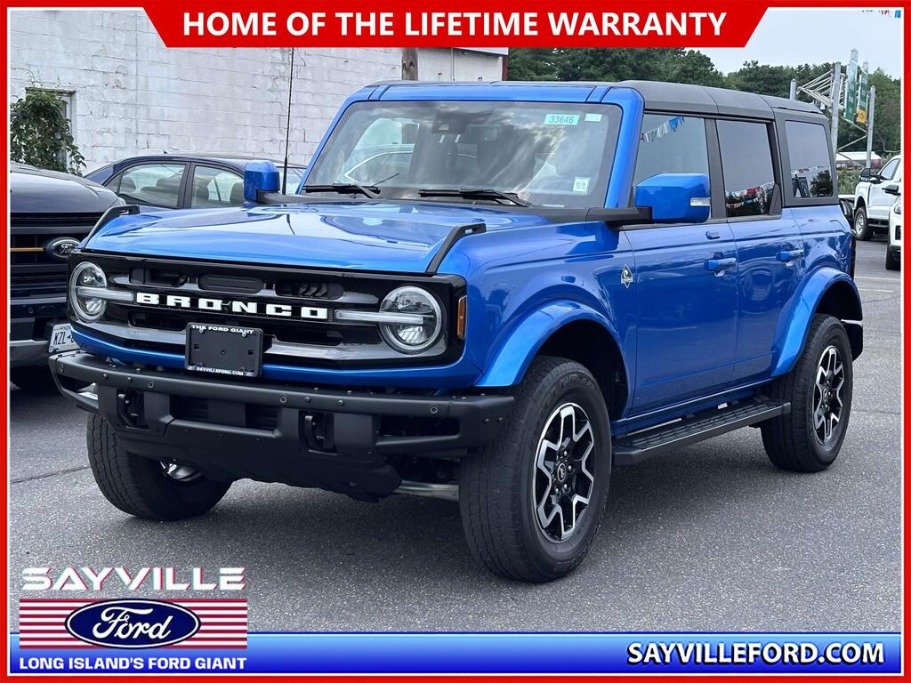 2022 Ford Bronco Outer Banks — photo 1 of 13