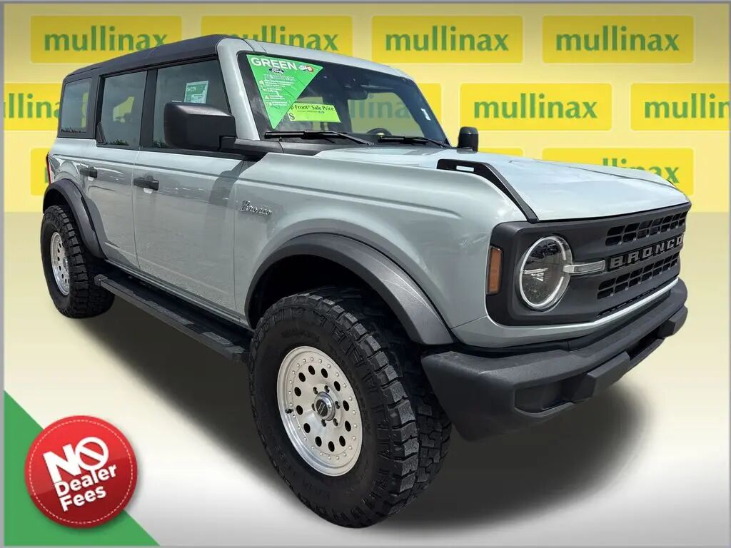 2022 Ford Bronco Base — photo 1 of 10