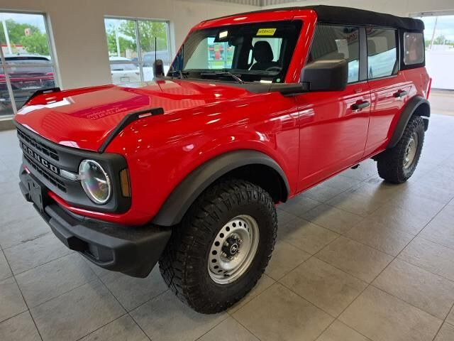 2023 Ford Bronco Base