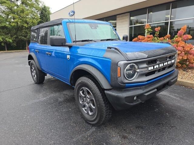 2023 Ford Bronco Base — photo 1 of 13
