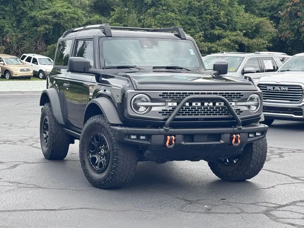 2023 Ford Bronco Base Advanced — photo 1 of 13