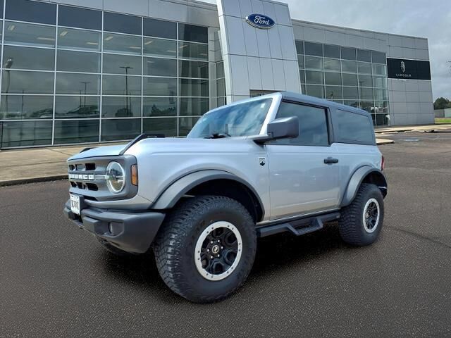 2023 Ford Bronco Base Advanced — photo 1 of 2