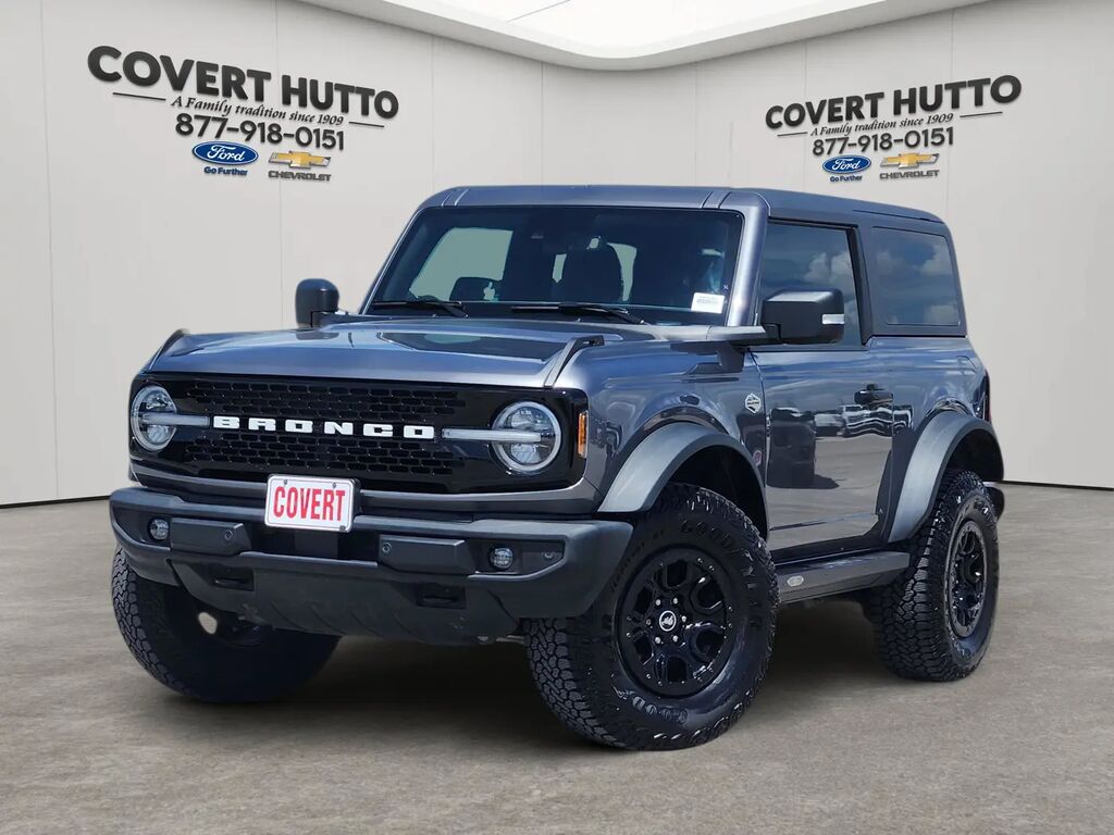 2022 Ford Bronco Base Advanced — photo 1 of 13