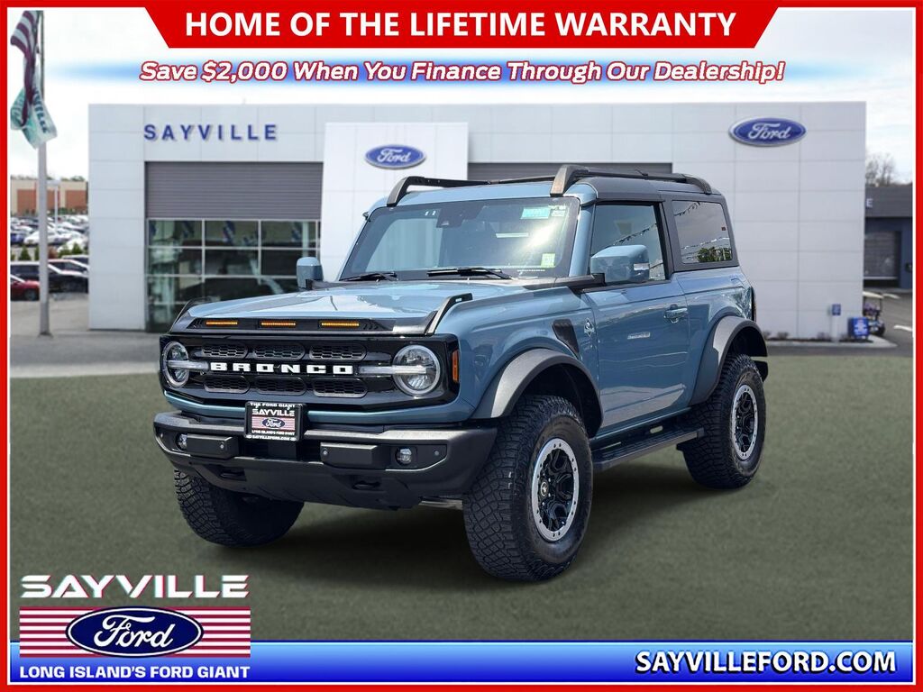 2023 Ford Bronco Base Advanced — photo 1 of 3