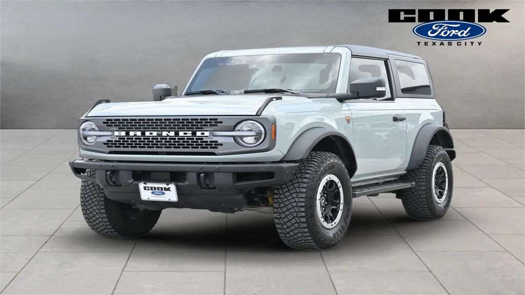 2023 Ford Bronco Base Advanced — photo 1 of 13
