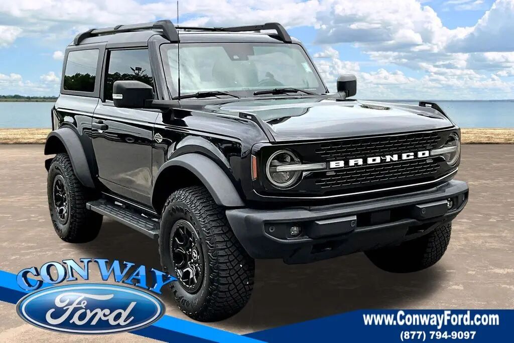 2022 Ford Bronco Base Advanced — photo 1 of 12