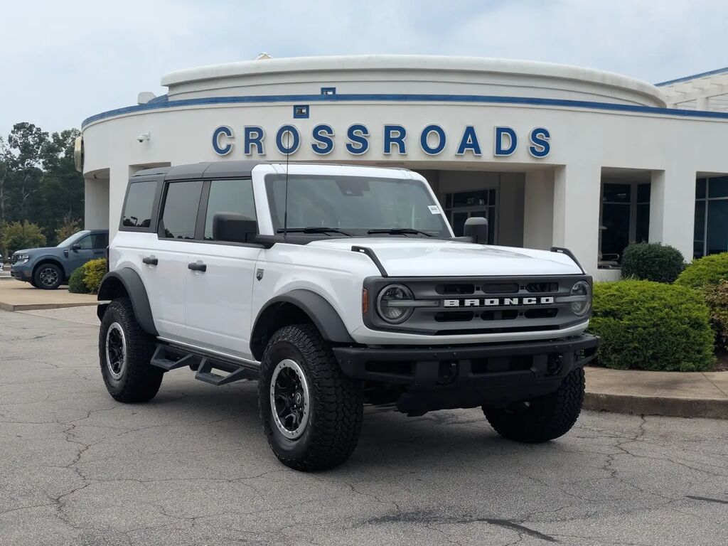 2023 Ford Bronco Base Advanced — photo 1 of 13