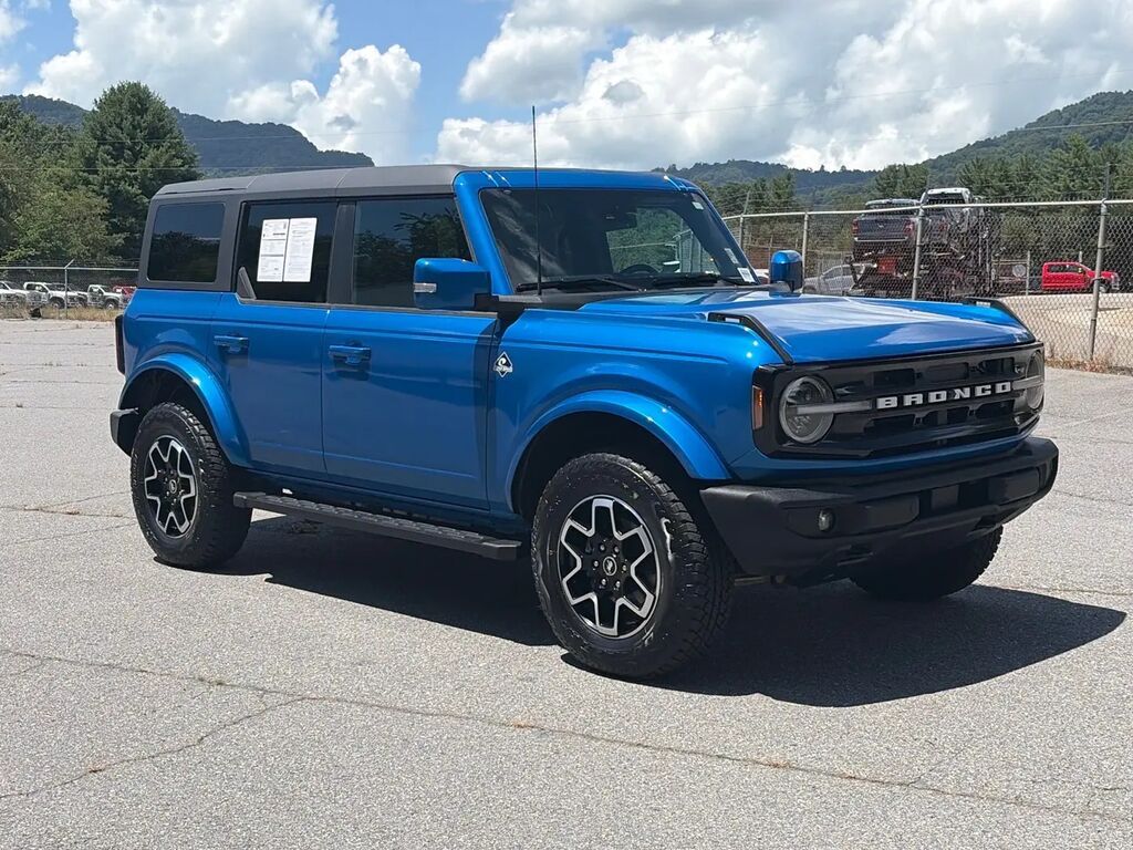 2023 Ford Bronco Outer Banks Advanced — photo 1 of 13