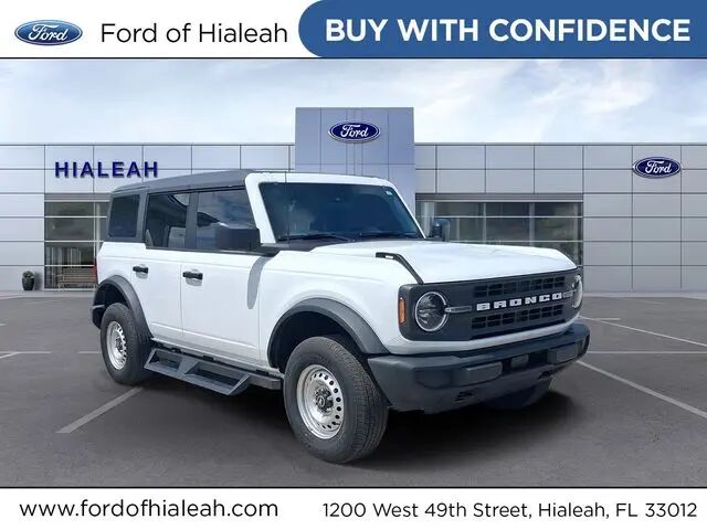 2025 Ford Bronco Base — photo 1 of 13