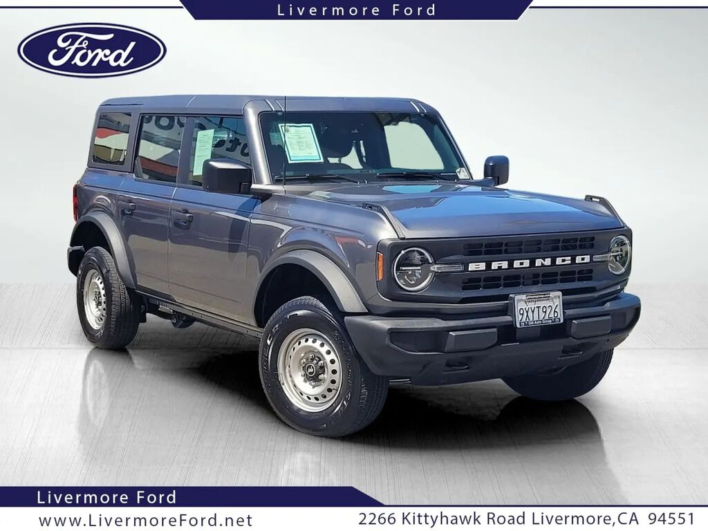 2025 Ford Bronco Base — photo 1 of 13