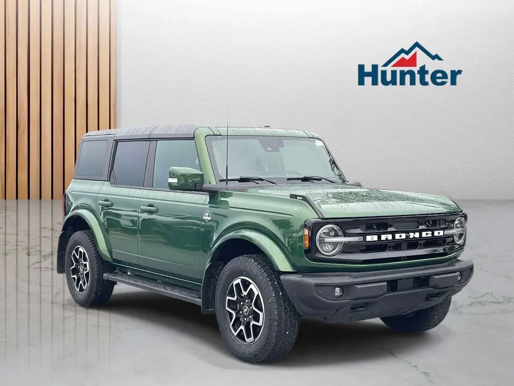 2024 Ford Bronco Outer Banks — photo 1 of 13