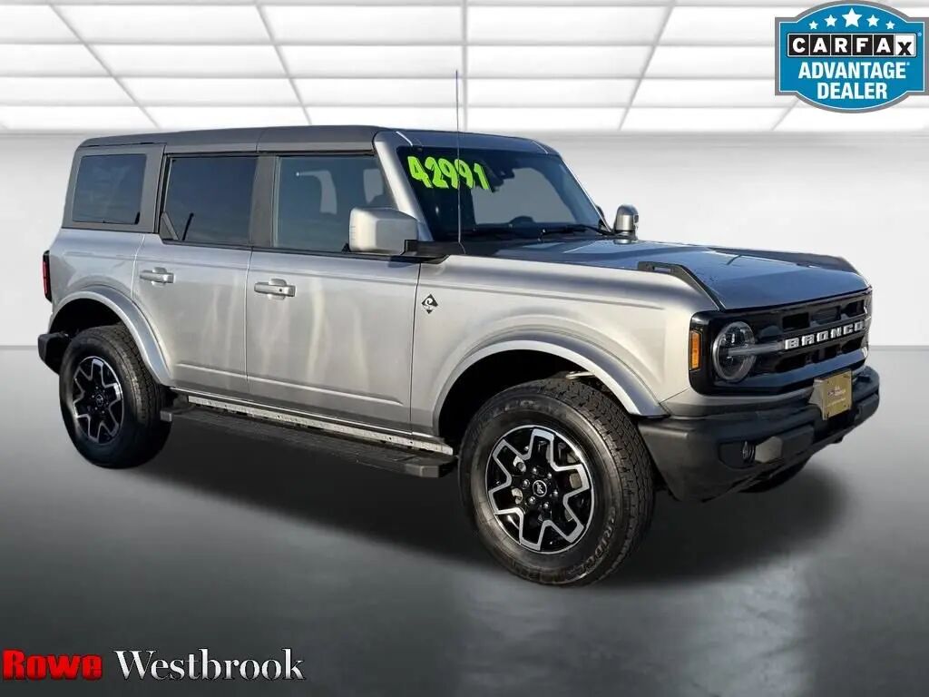 2024 Ford Bronco Outer Banks — photo 1 of 11