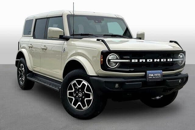 2025 Ford Bronco Outer Banks — photo 1 of 1