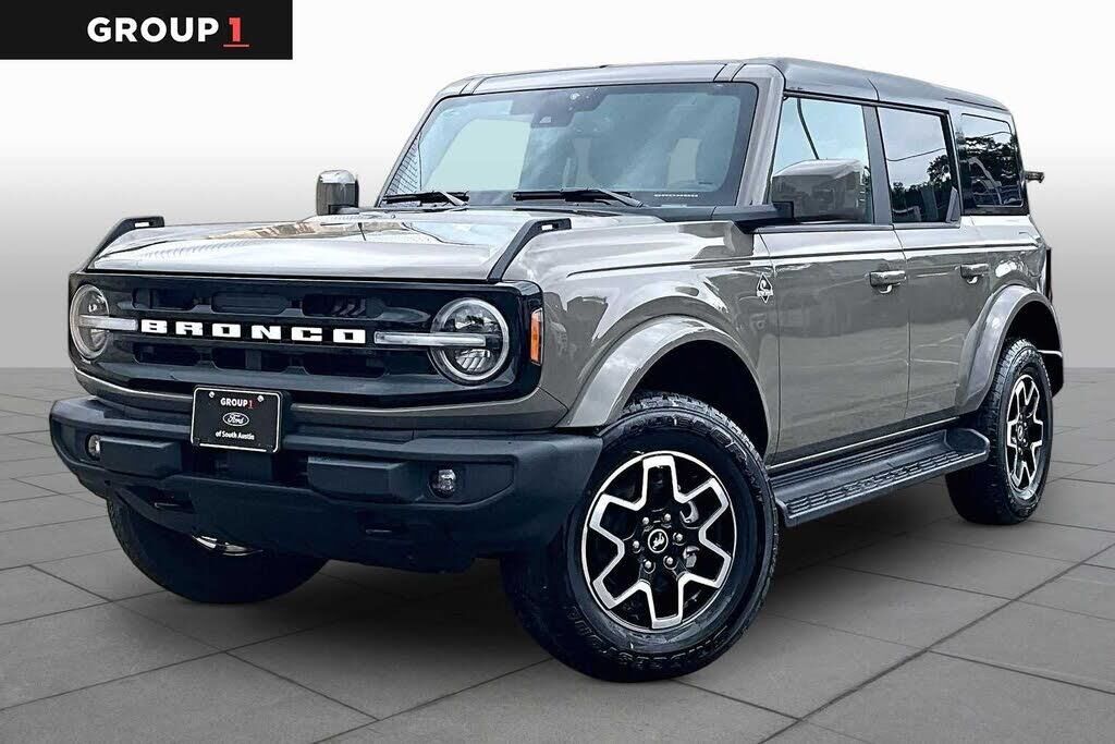2025 Ford Bronco Outer Banks — photo 1 of 1