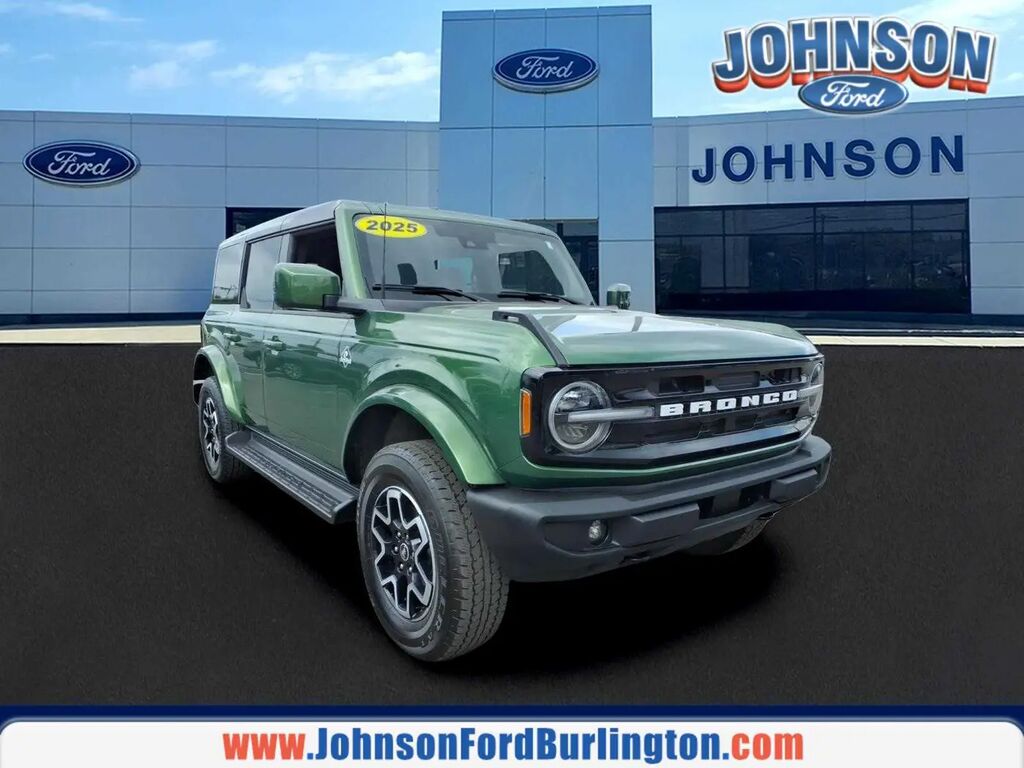 2025 Ford Bronco Outer Banks — photo 1 of 13