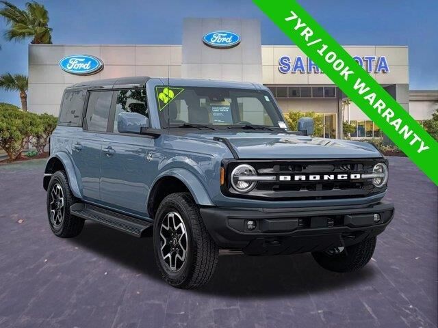2025 Ford Bronco Outer Banks — photo 1 of 13
