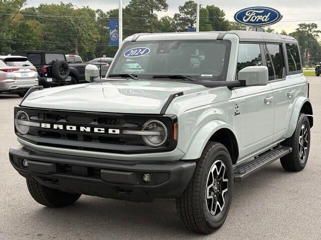 2024 Ford Bronco Outer Banks