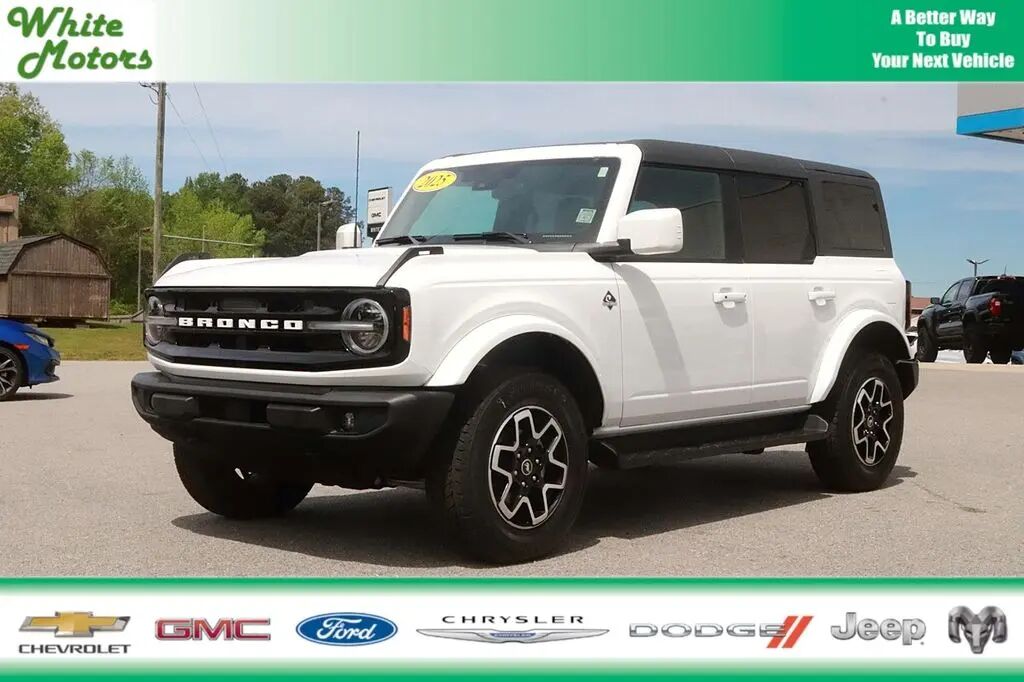 2025 Ford Bronco Outer Banks — photo 1 of 13