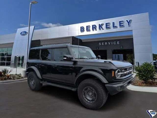 2024 Ford Bronco Outer Banks — photo 1 of 13