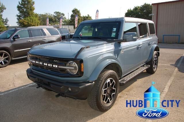 2024 Ford Bronco Outer Banks