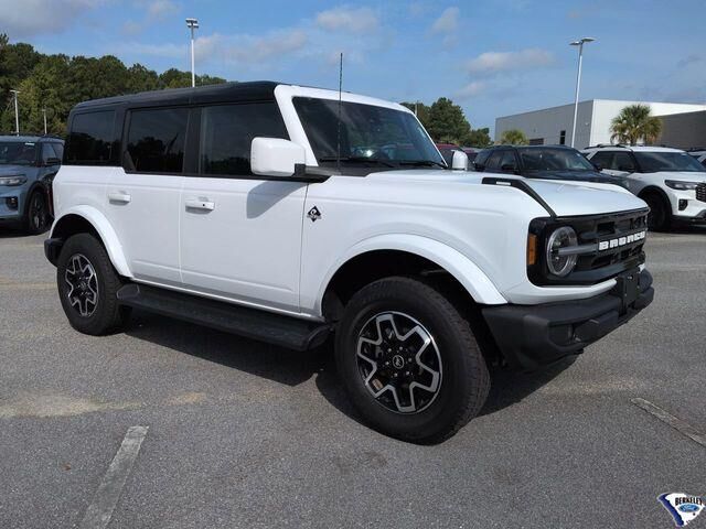 2025 Ford Bronco Outer Banks — photo 1 of 1