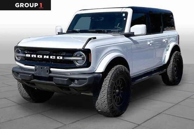 2024 Ford Bronco Outer Banks