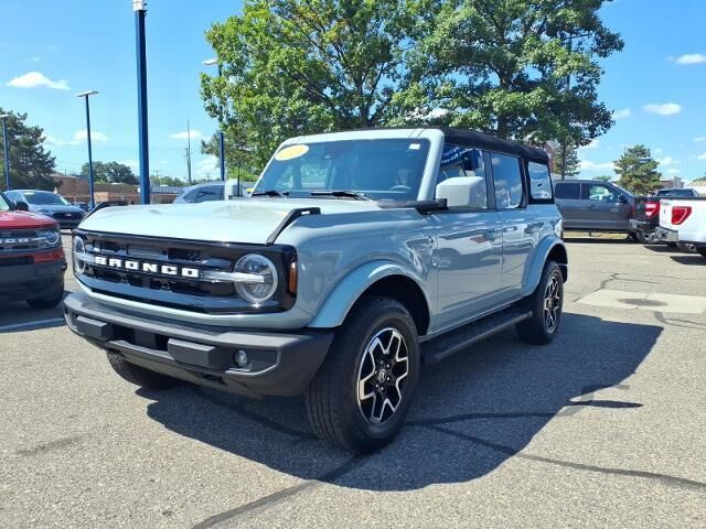 2024 Ford Bronco Outer Banks