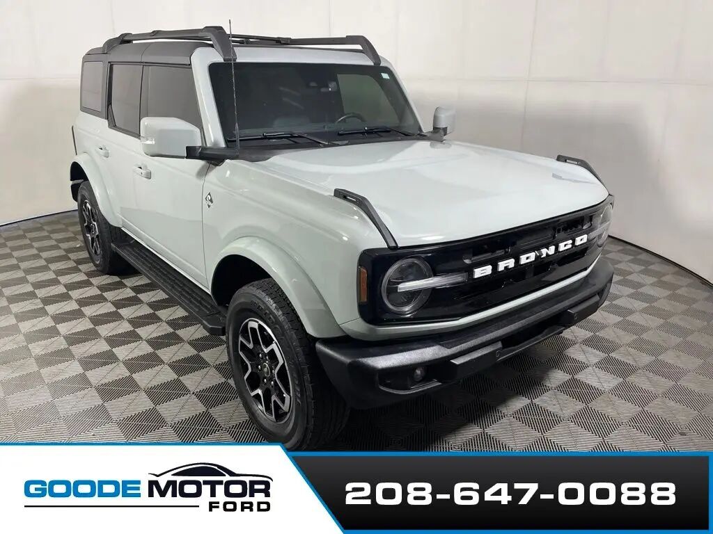 2024 Ford Bronco Outer Banks — photo 1 of 13