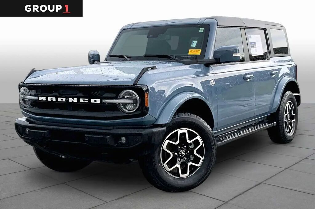 2024 Ford Bronco Outer Banks — photo 1 of 12