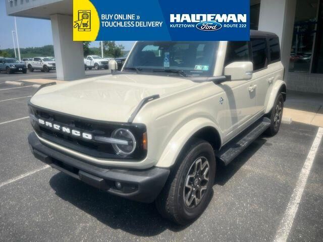 2025 Ford Bronco Outer Banks — photo 1 of 13