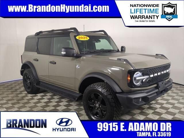 2025 Ford Bronco Outer Banks — photo 1 of 13