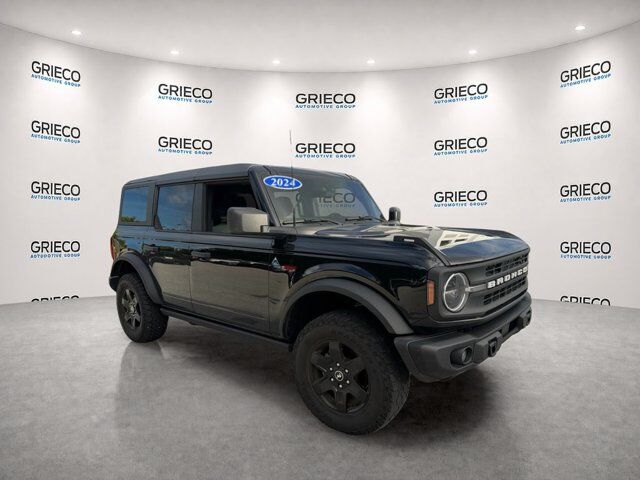 2024 Ford Bronco Black Diamond — photo 1 of 1