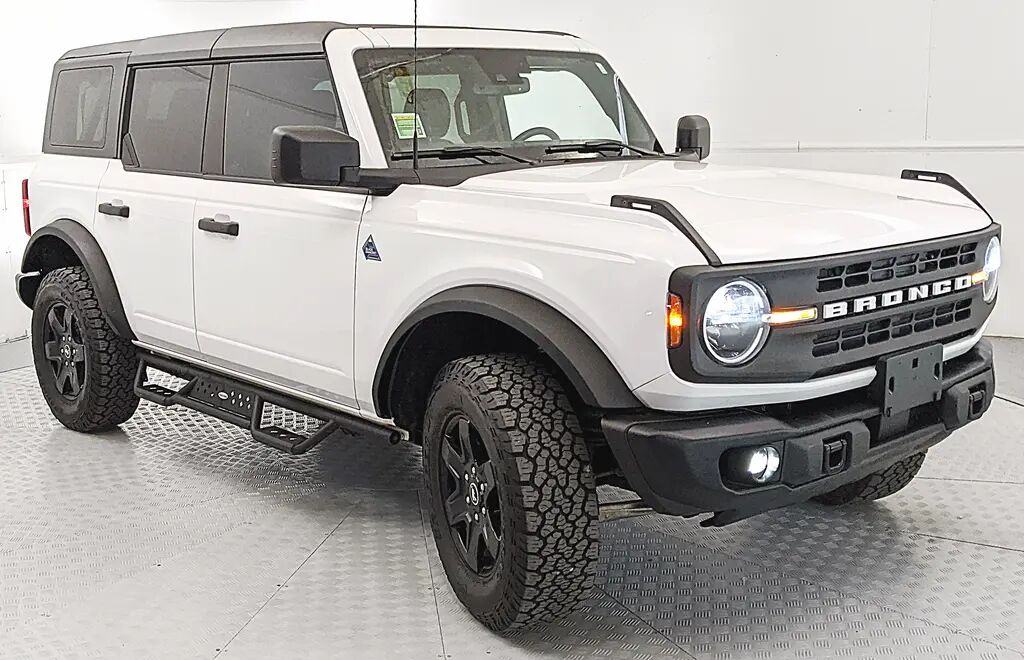 2024 Ford Bronco Black Diamond — photo 1 of 13