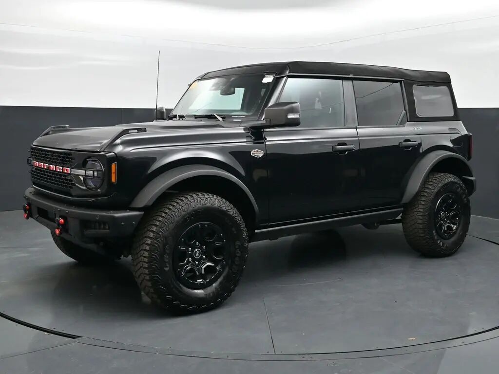 2024 Ford Bronco Wildtrak — photo 1 of 12