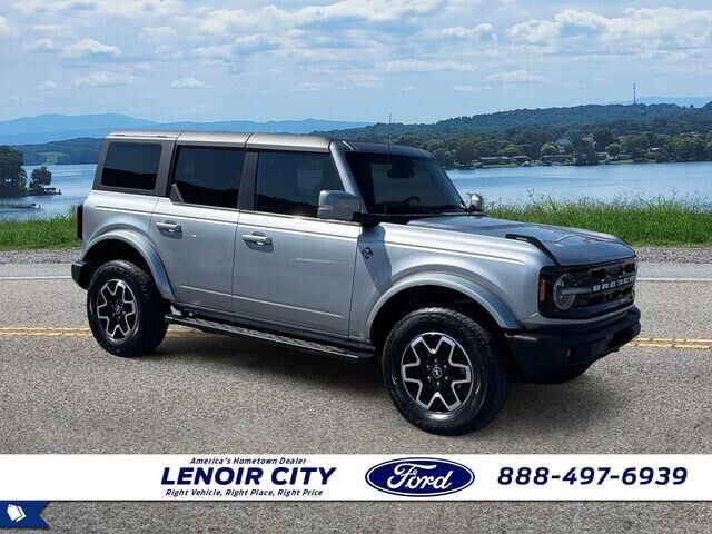 2023 Ford Bronco Outer Banks — photo 1 of 13