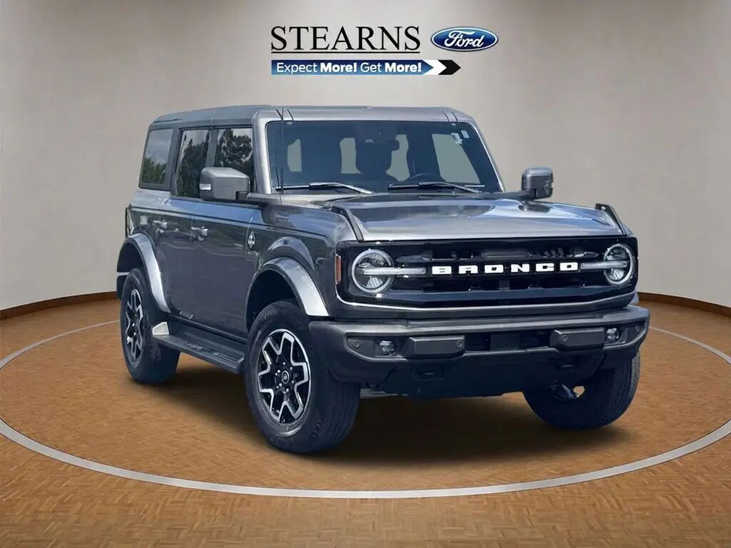 2023 Ford Bronco Outer Banks — photo 1 of 13