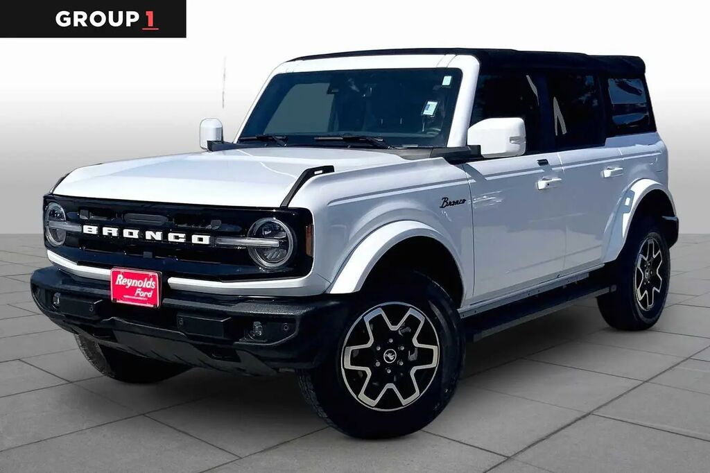2021 Ford Bronco Outer Banks — photo 1 of 12