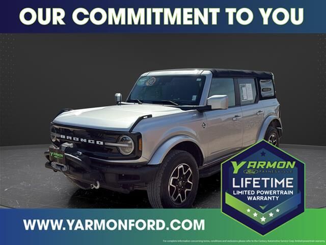 2021 Ford Bronco Base — photo 1 of 13