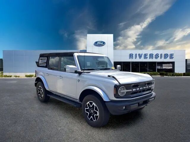 2021 Ford Bronco Outer Banks — photo 1 of 5
