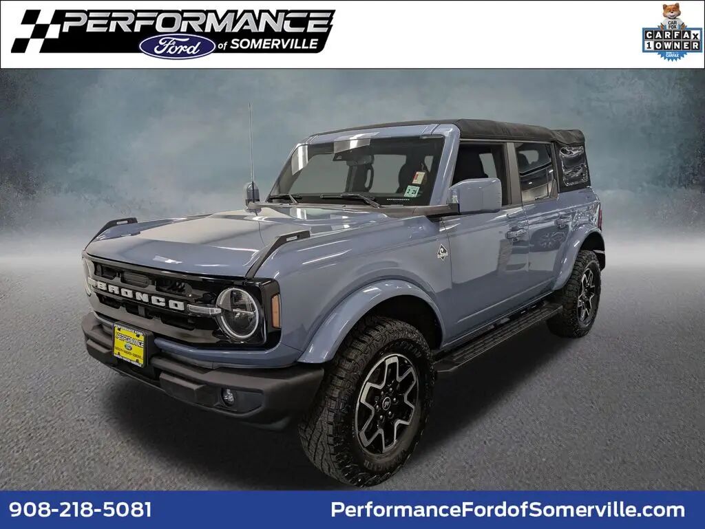 2023 Ford Bronco Outer Banks — photo 1 of 16