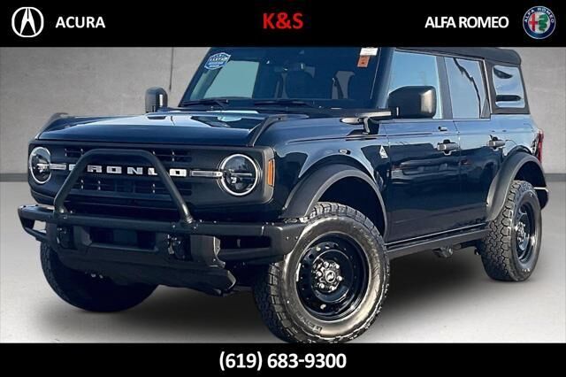 2022 Ford Bronco Black Diamond — photo 1 of 13