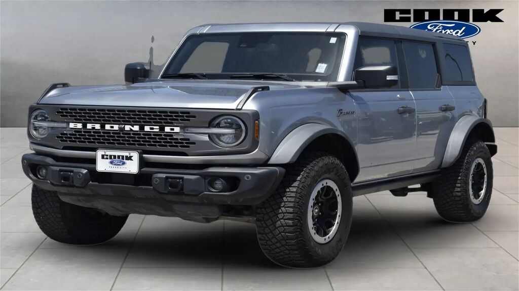 2023 Ford Bronco Base Advanced — photo 1 of 13