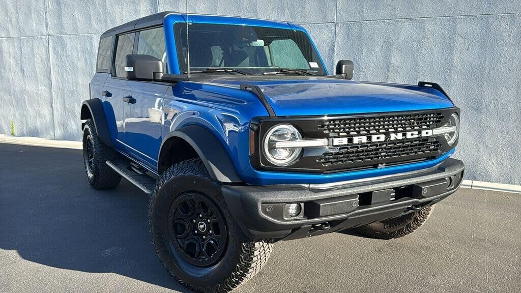 2022 Ford Bronco Base Advanced — photo 1 of 1